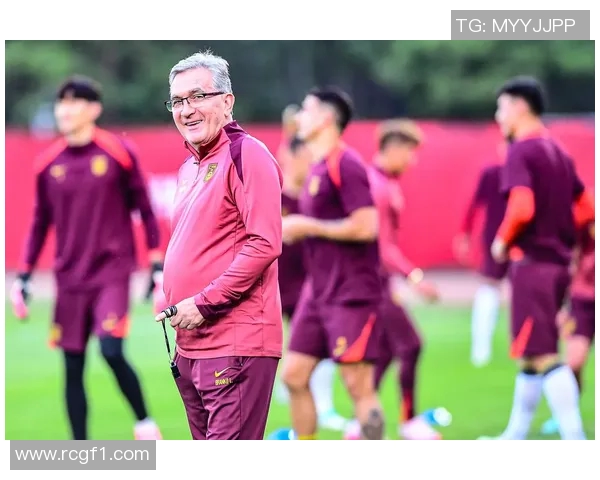 伊万谈国足战术革新:单后腰布局引领现代足球新趋势